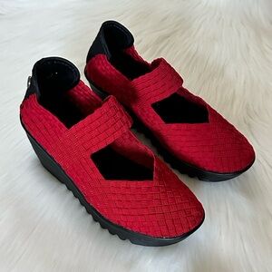 bernie mev. Stylish Lulia Red Woven Wedge Shoes Size 35 EU 4.5/ 5 US